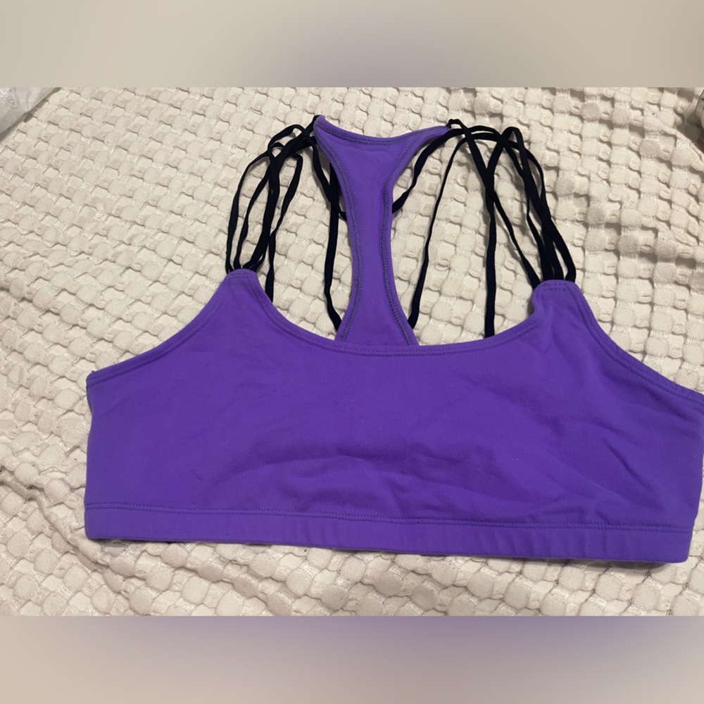Purple Sports Bra straps detail from beyond yoga in size large!